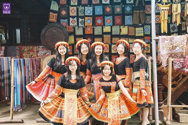 Tour du lịch tình nguyện Mai Châu - Suối Lốn